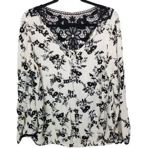 Torrid Womens 0X White Floral Print Long Sleeve Cr
